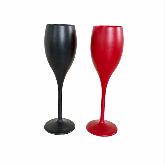 Unbranded Other - Plastic Home Decor Set of 2 Wine Glasses in Black & Red
